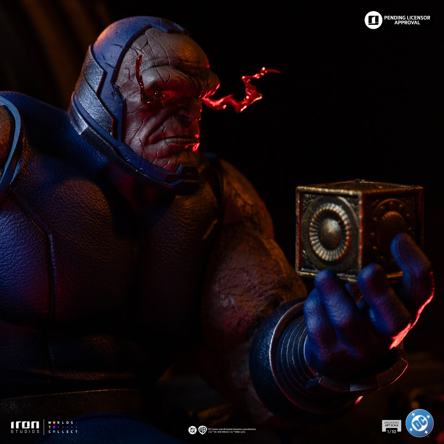 Darkseid Unleashed 1:10 Scale Statue Iron Studios-7