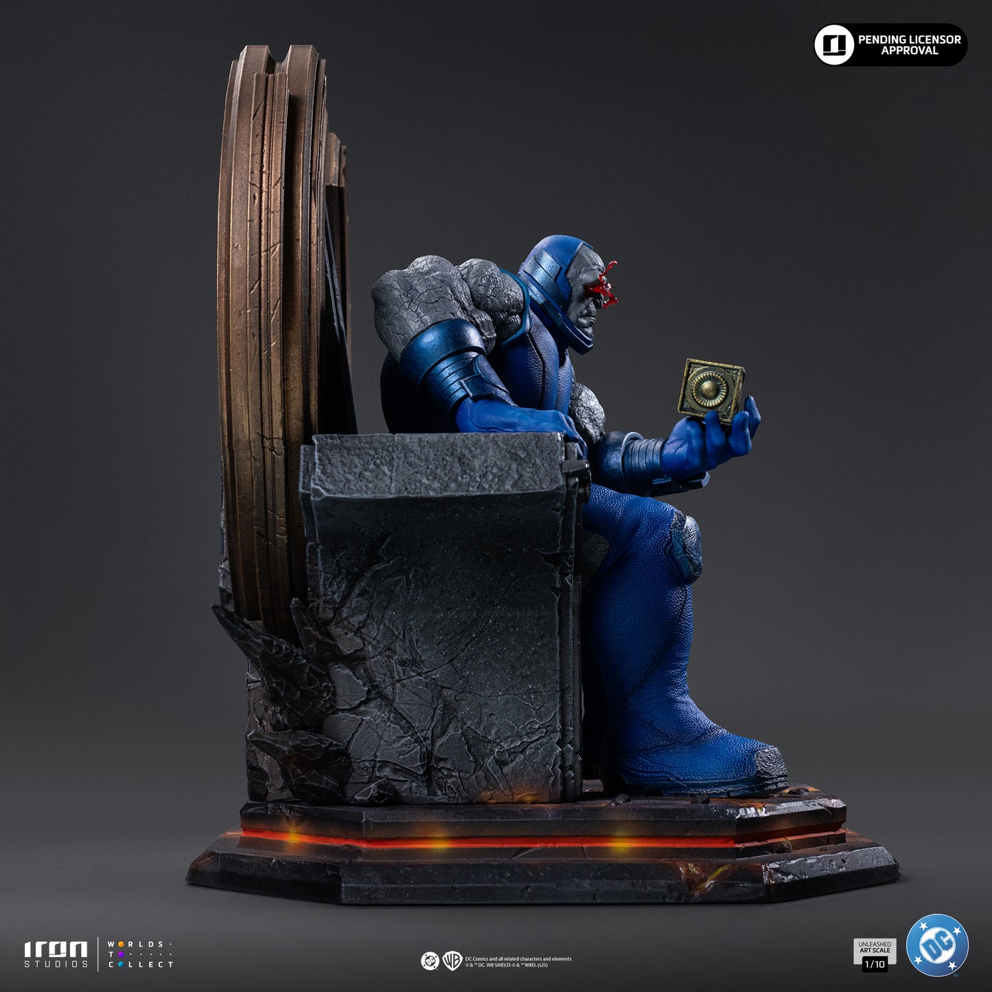 Darkseid Unleashed 1:10 Scale Statue Iron Studios-10