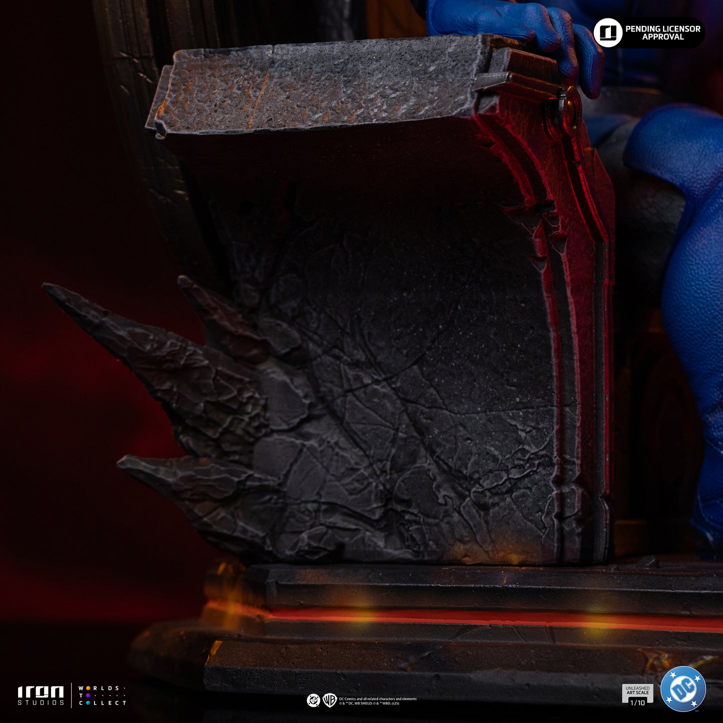 Darkseid Unleashed 1:10 Scale Statue Iron Studios-15