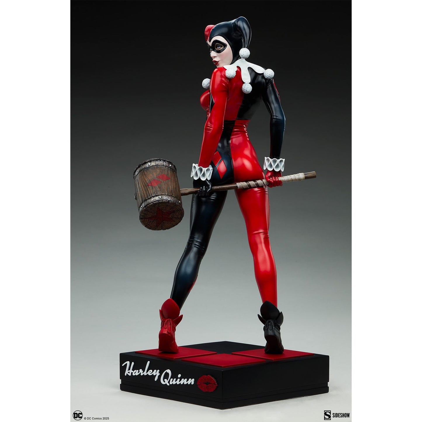 HARLEY QUINN™ Premium Format™ Figure