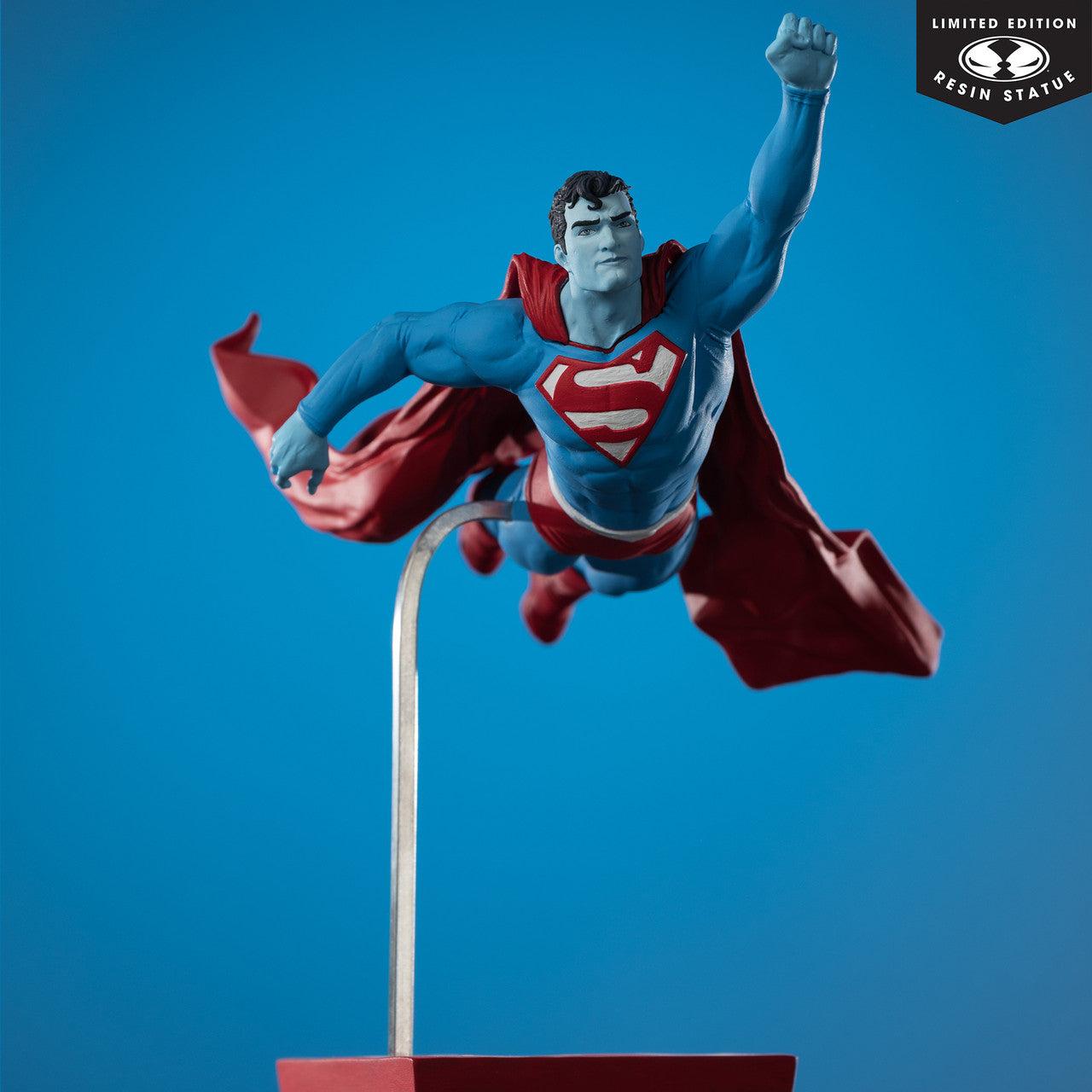 SUPERMAN by Lee Bermejo McFarlane Toys DC Direct Superman Red and Blue 1:10 Scale Limited Edition Statue