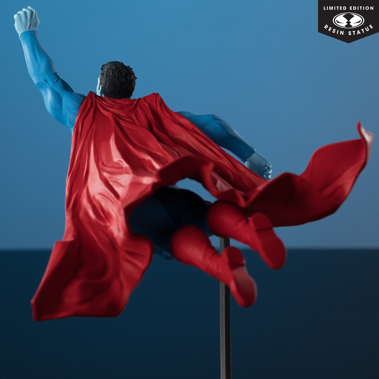 SUPERMAN by Lee Bermejo McFarlane Toys DC Direct Superman Red and Blue 1:10 Scale Limited Edition Statue