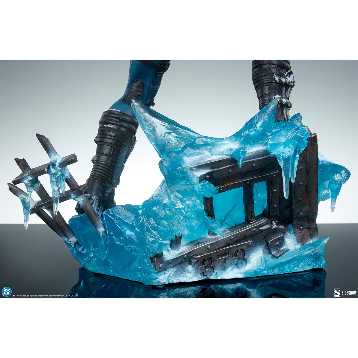 MR. FREEZE™ Premium Format™ Figure-14